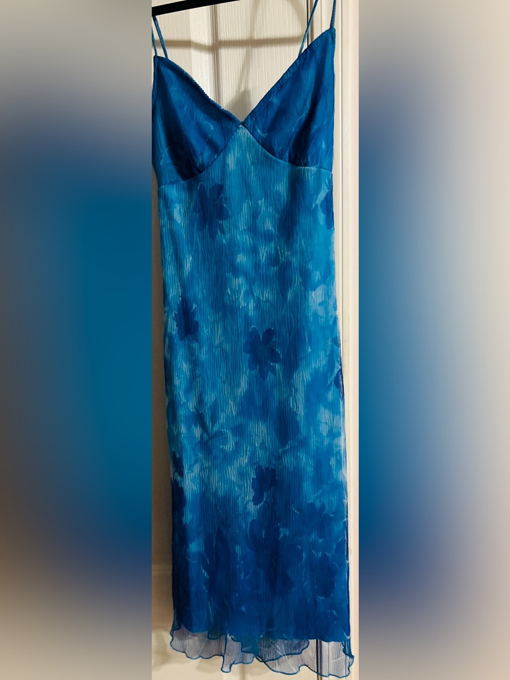 le chateau 90s Blue Floral Midi Dress